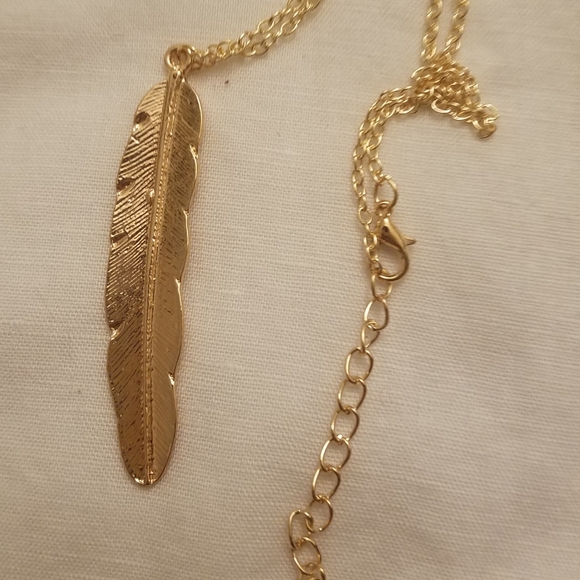 Bohemian Boho Gold Tone Feather Necklace - Picture 5 of 6